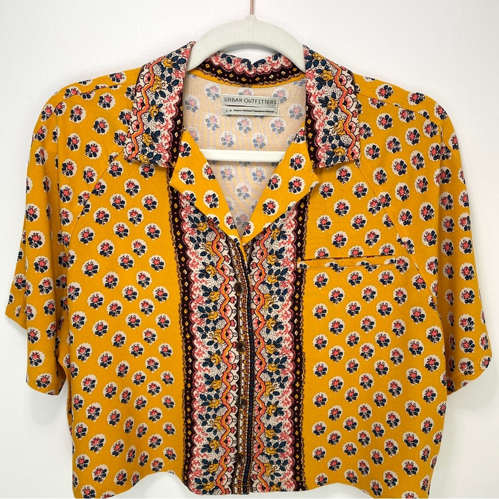 Urban Outfitters Noah cropped button down shirt-Floral Pattern multi color Maize